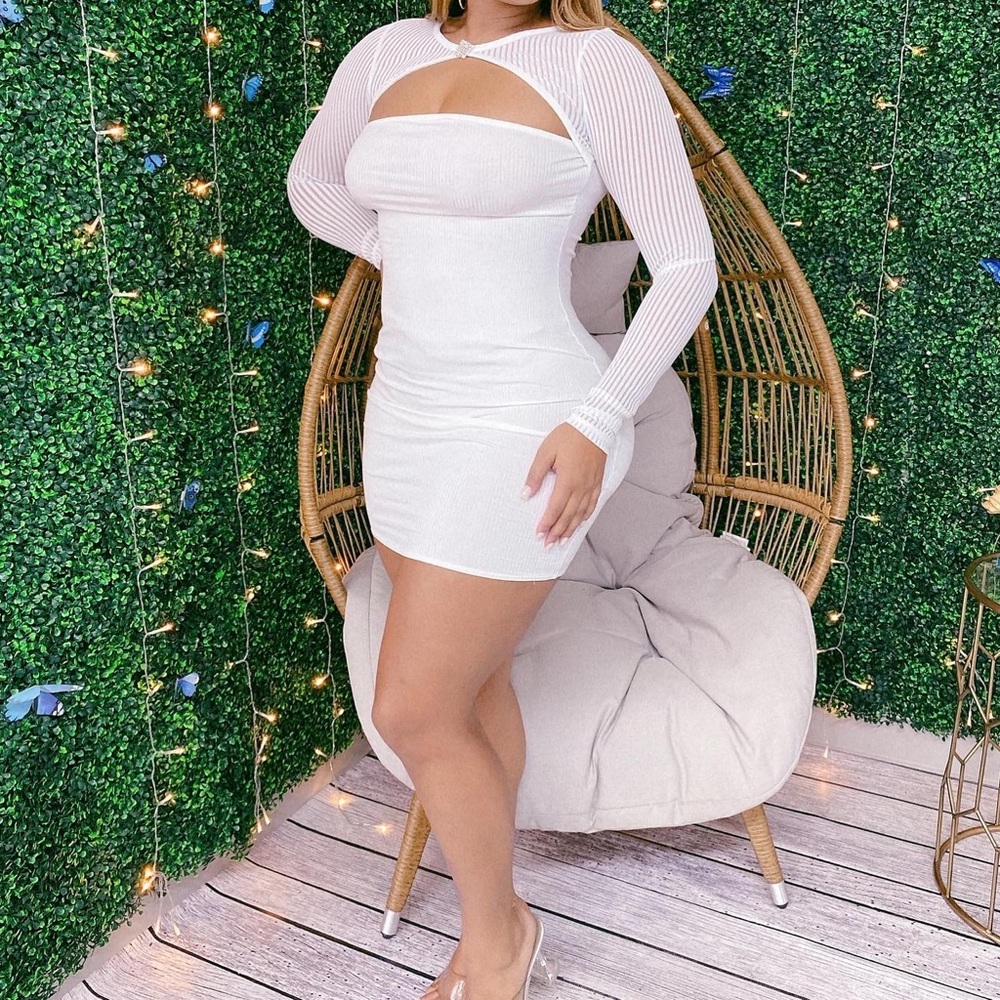 Elegant Cream Long Sleeve Dress